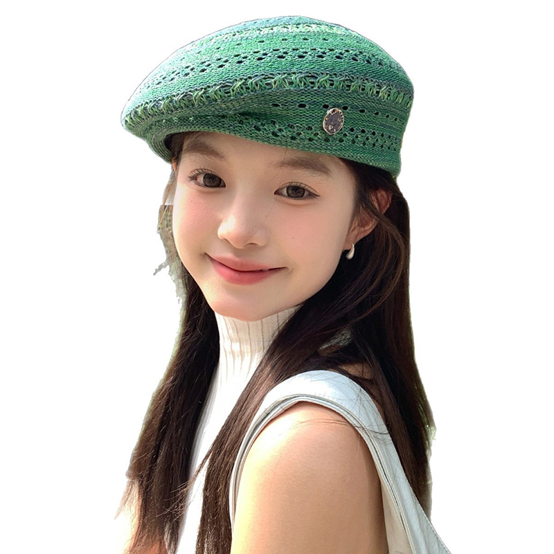 Japanese retro openwork knitted beret for women, summer fresh moss green, face-slimming painter hat, trendy beret.