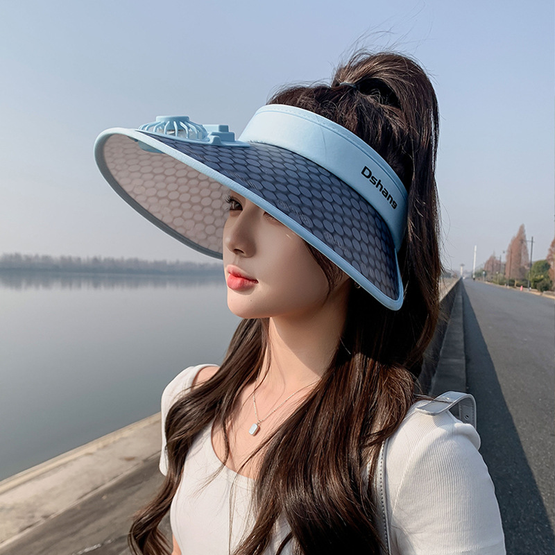 Women's summer outdoor sun hat with wide brim and built-in rechargeable fan, versatile and stylish sun protection hat.